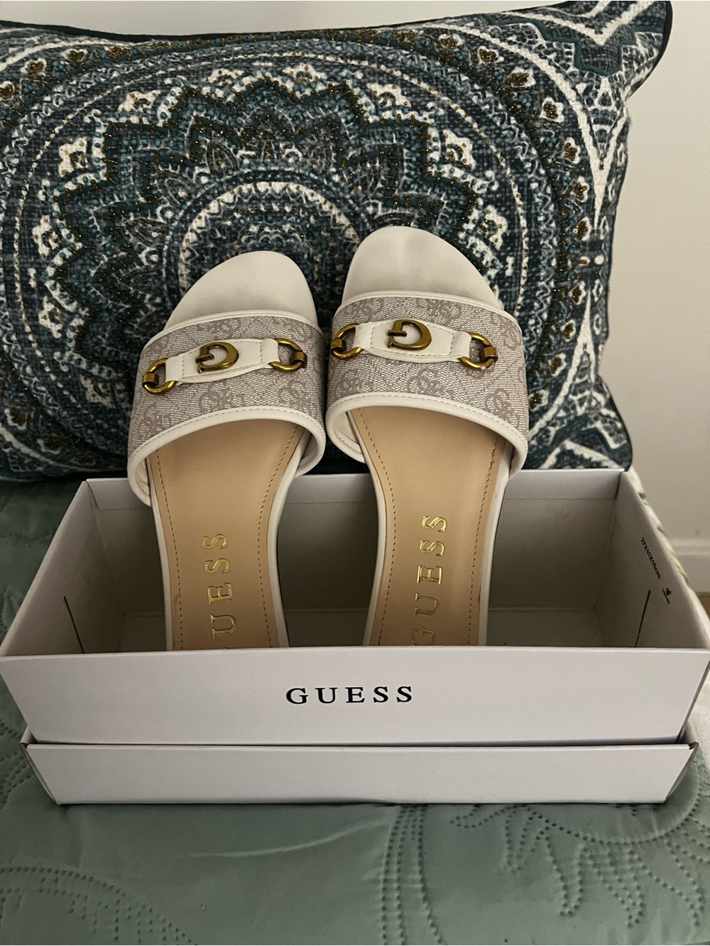 GUESS White and Gray Monogram Slide Sandals with Gold Hardware